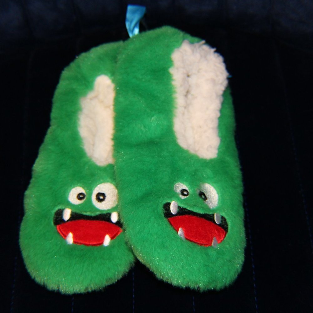 NWT Green Monsters Boys Slippers size L/XL